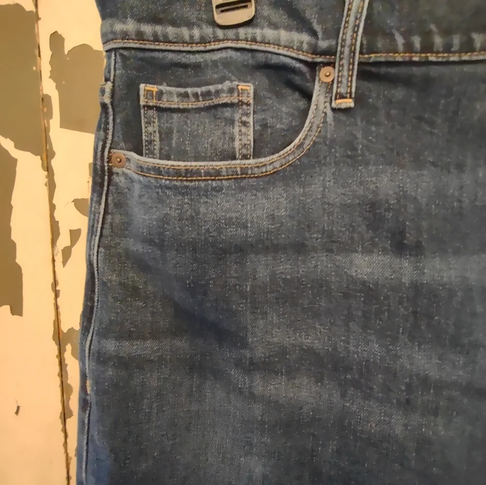 BANANA REPUBLIC HIGH RISE STRAIGHT 35